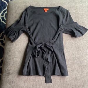 Very flattering black top!